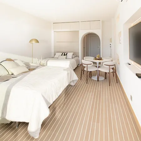 Splendide Marina Baie Des Anges * 빌뇌브루베